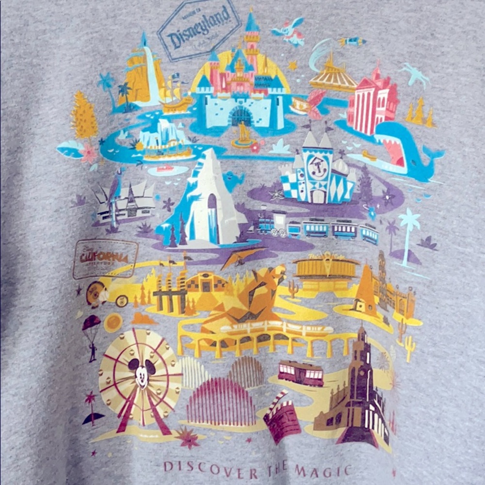 2018 DISNEYLAND “DISCOVER THE MAGIC” SWEATER